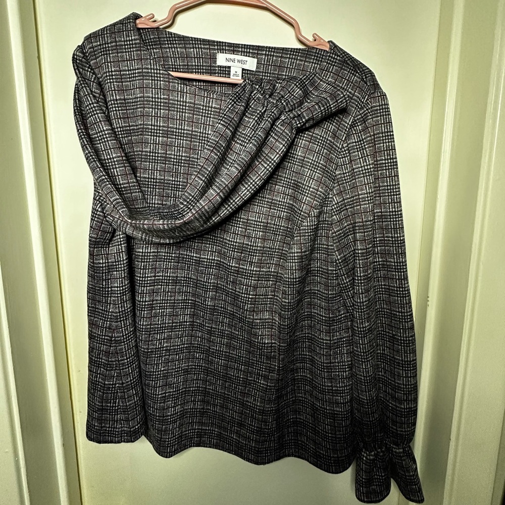 Nine West, 1X, Black, white, and red plaid long sleeve shirt.